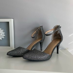 Thalia soda heels